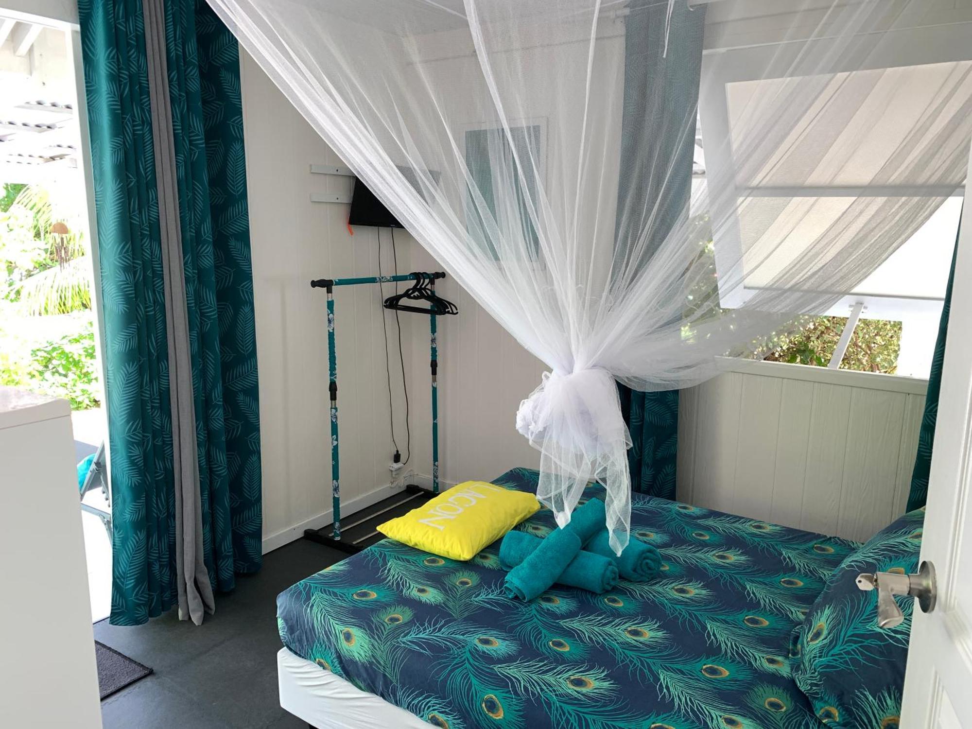 Le Fare Bleu Tiputa Rangiroa Apartment Exterior photo