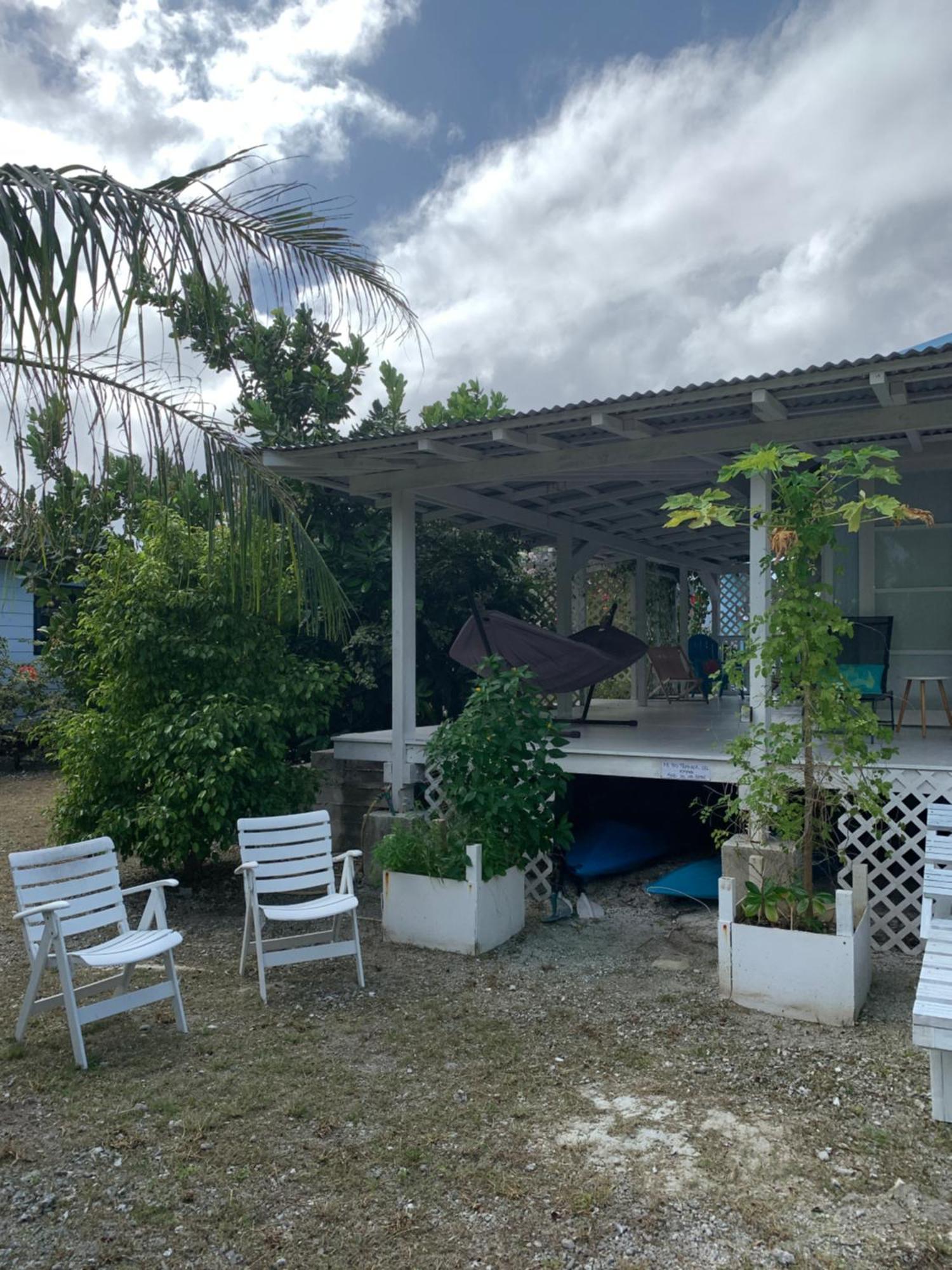 Le Fare Bleu Tiputa Rangiroa Apartment Exterior photo