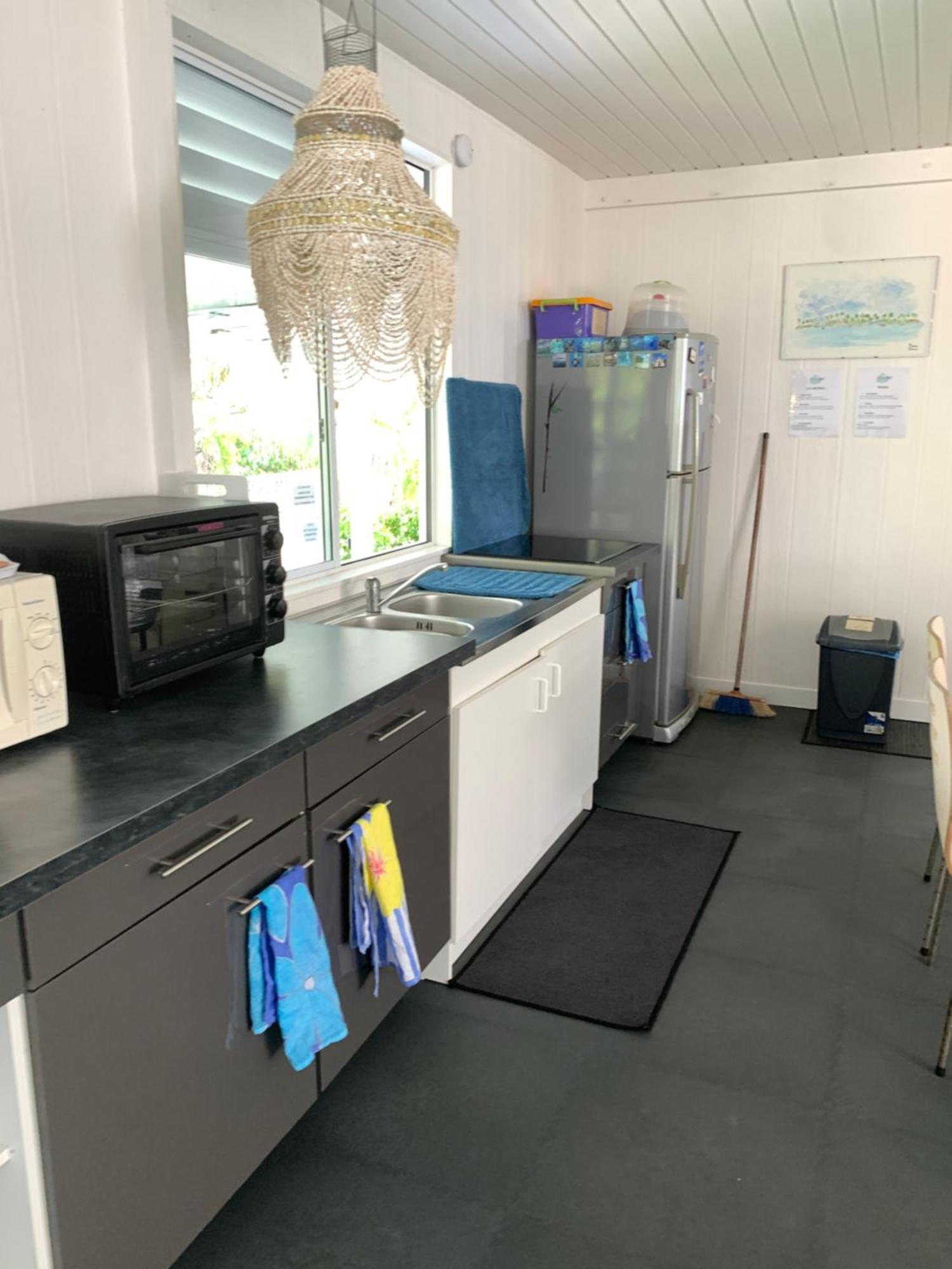 Le Fare Bleu Tiputa Rangiroa Apartment Exterior photo
