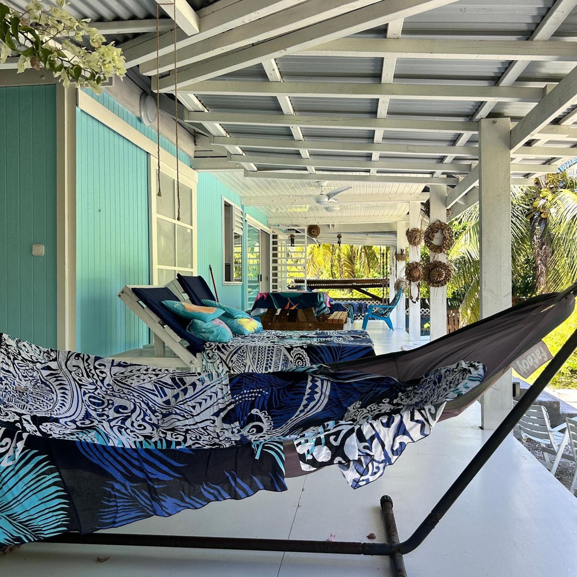 Le Fare Bleu Tiputa Rangiroa Apartment Exterior photo