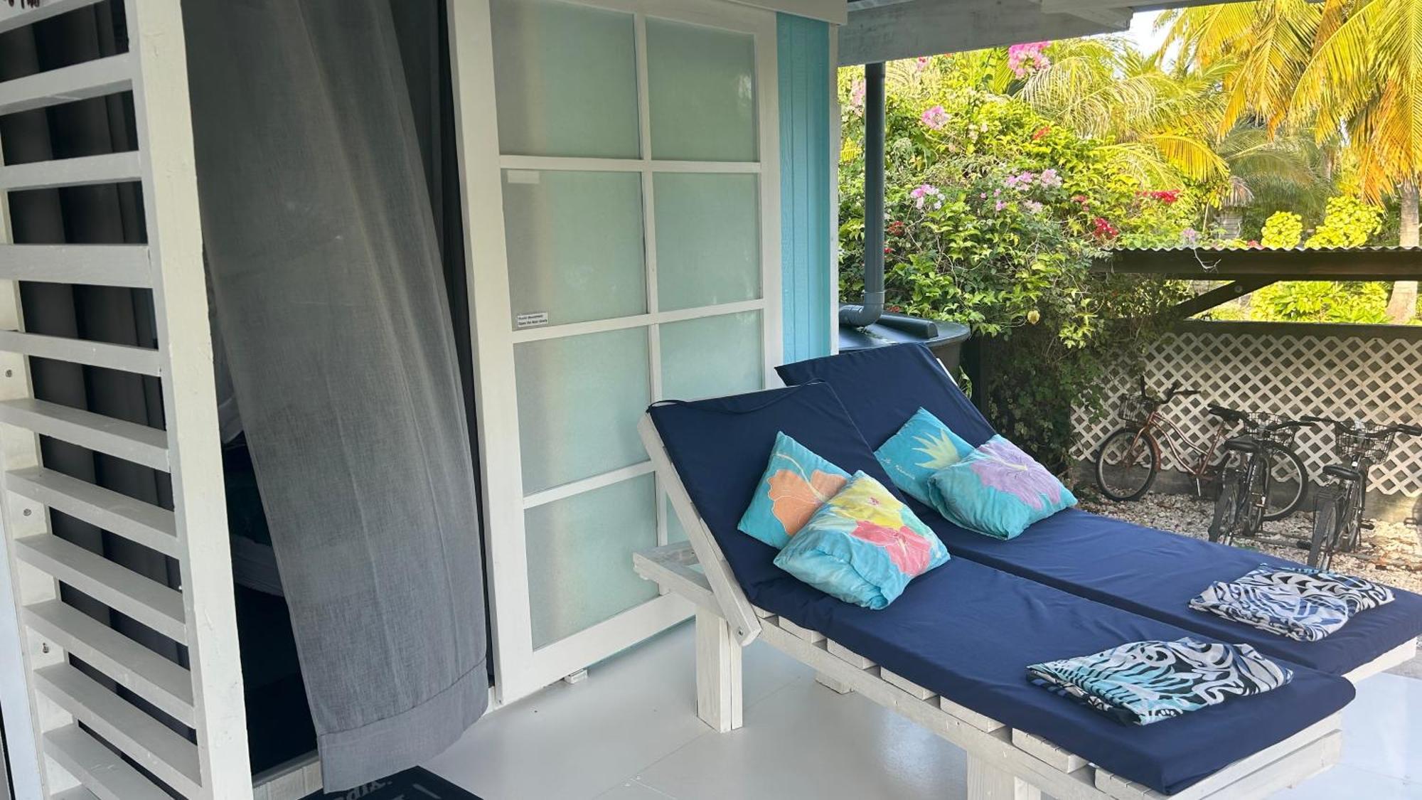 Le Fare Bleu Tiputa Rangiroa Apartment Exterior photo