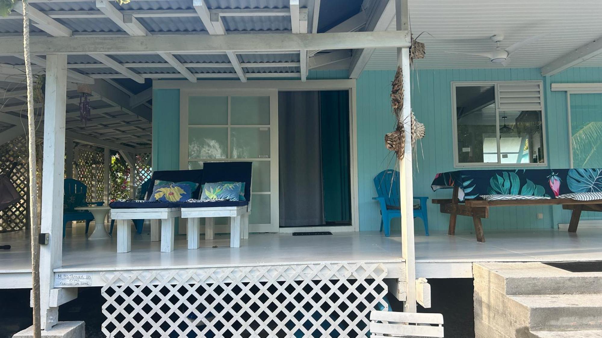 Le Fare Bleu Tiputa Rangiroa Apartment Exterior photo