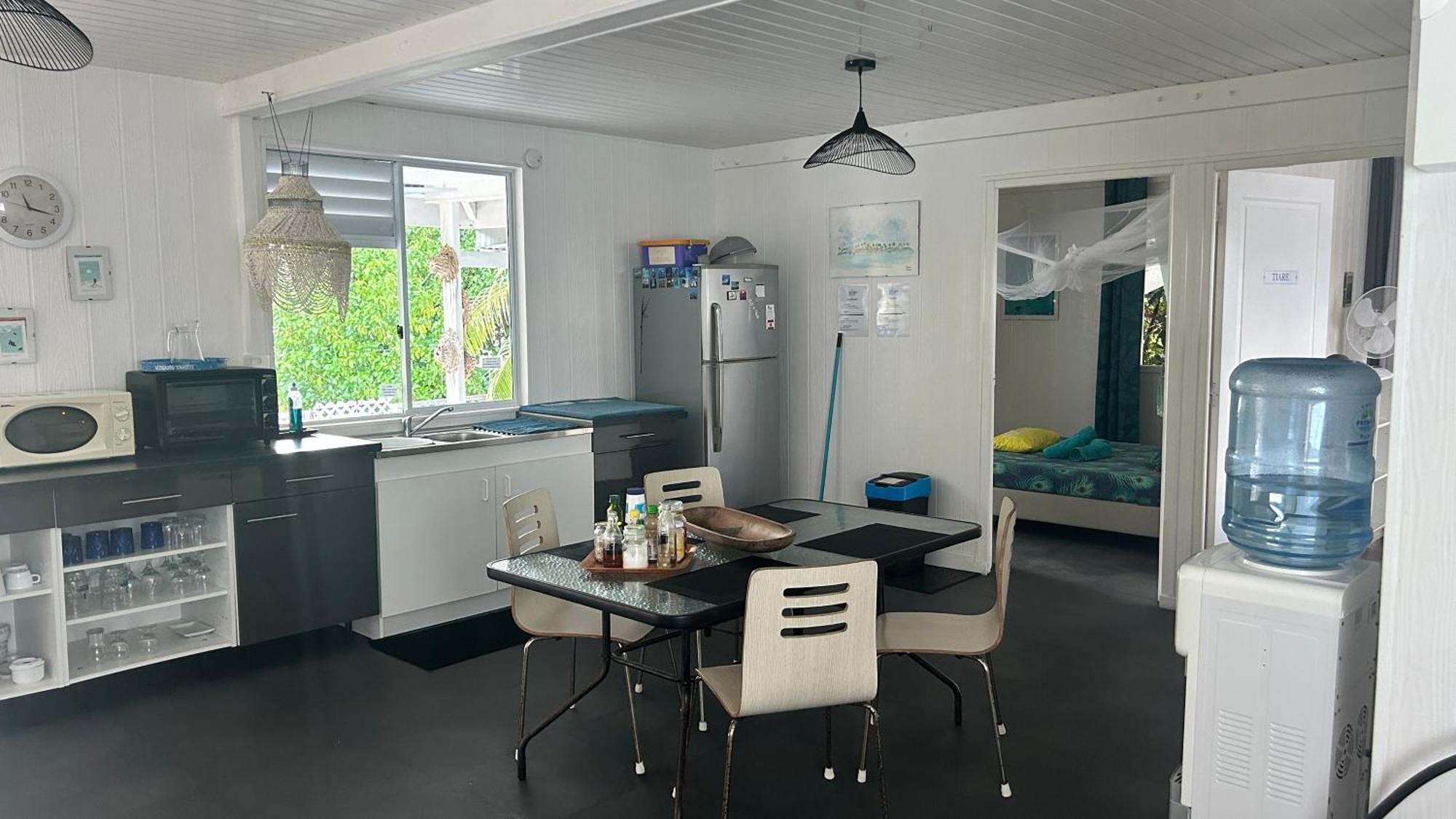 Le Fare Bleu Tiputa Rangiroa Apartment Exterior photo