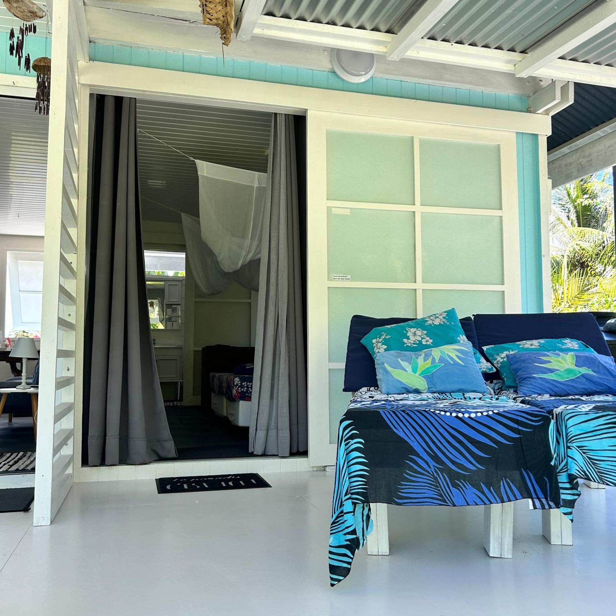 Le Fare Bleu Tiputa Rangiroa Apartment Exterior photo